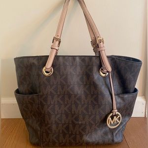 Michael Kors E/W SIGNATURE TOTE w MK LOGO